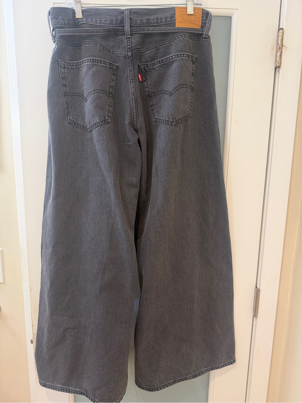 Levi's Charcoal Women’s XL Super Wide Leg Jeans size 31. Y2K NWOT - Picture 4 of 7